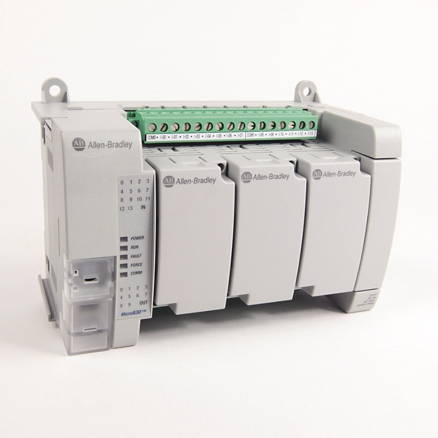Vista frontal del PLC Allen-Bradley Micro 830 2080-LC30-24QBB mostrando 14 entradas y 10 salidas digitales, terminales de conexión y puertos de comunicación