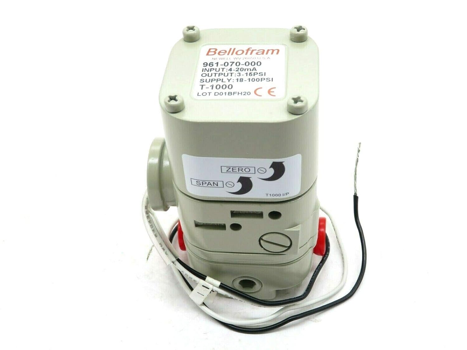 Bellofram 961-117-000 Type 1000 Transductor Corriente a Presión 2-60 PSI - Vista lateral con conexiones neumáticas