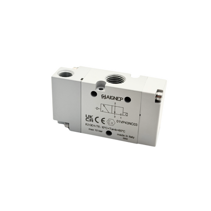 Detalle de válvula neumática AIGNEP 01V, cuerpo compacto con puertos G1/4" para automatización industrial
